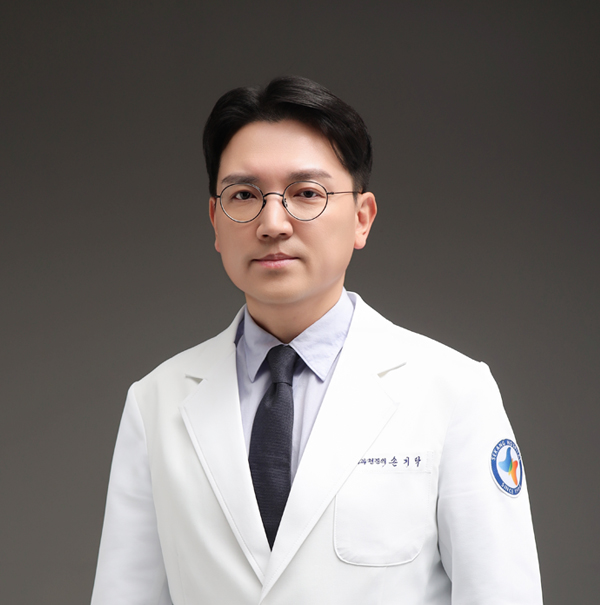 손기탁